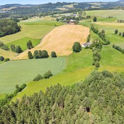 Idyllisches Pferdeanwesen in Alleinlage auf 2,7 ha zu verkaufen