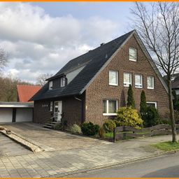 Einfamilienhaus mit bis zu drei Wohnungen