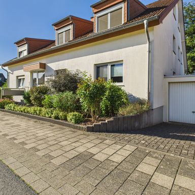 Attraktiv und vermietet! Erdgeschosswohnung in bester Lage..