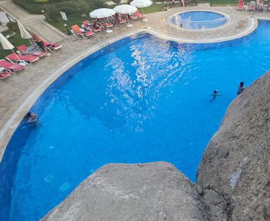 Pool -4-