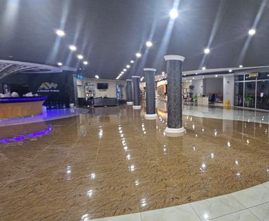 Lobby -2-