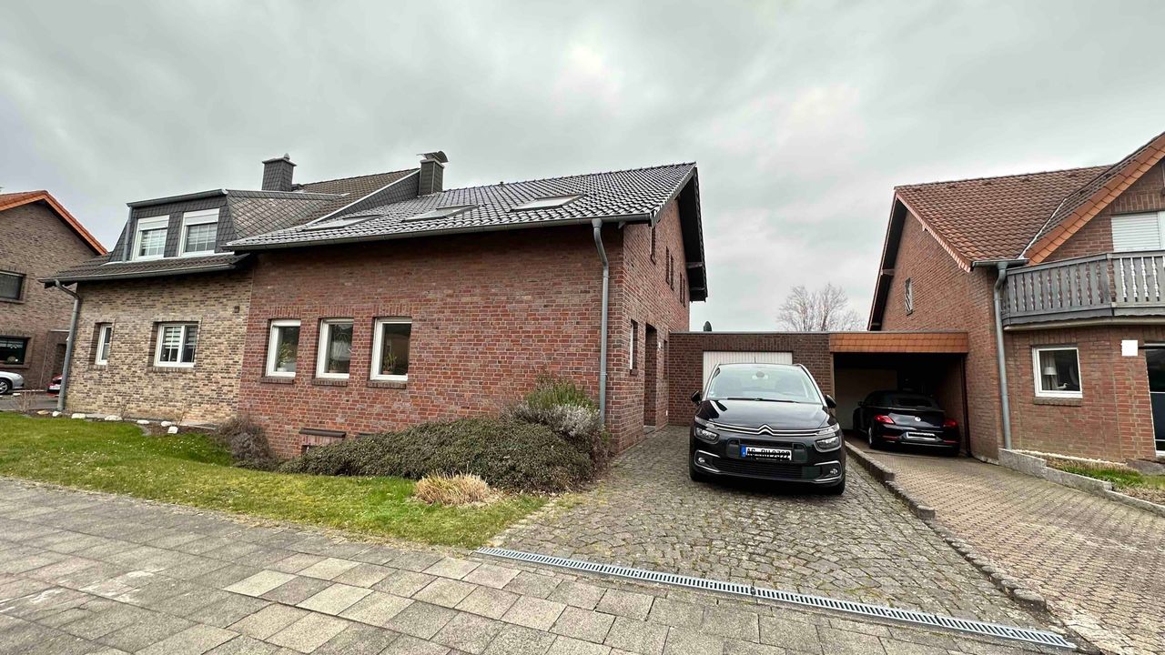 Straßenansicht