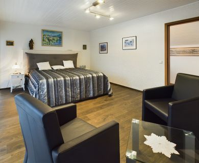 Schlafzimmer OG -3-