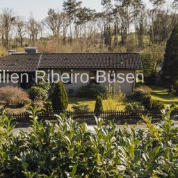 Ihr Rückzugsort im Grünen – Charmanter Winkelbungalow in traumhafter Lage