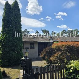 Wohnen, wo andere Urlaub machen – Winkelbungalow mit Seele in idyllischer Lage