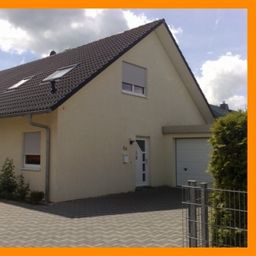 Wohnung auf 2 Etagen in 2 Familienhaus läßt keine Wünsche offen!
Ab 01. 10 FREI!