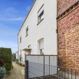 Sanierungsbedürftige Doppelhaushälfte mit Potenzial..