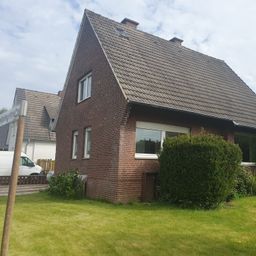 Sanierungsbedürftiges Einfamilienhaus sucht neue Familie !!
