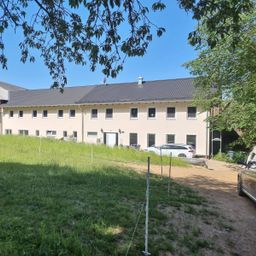 Kleiner Vierseithof mit saniertem Wohnhaus auf ca. 1,2 ha zu verkaufen