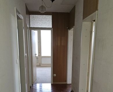 Renovierungsbedürftige 3-Zimmerwohung in Top Lage am Kaiserlei