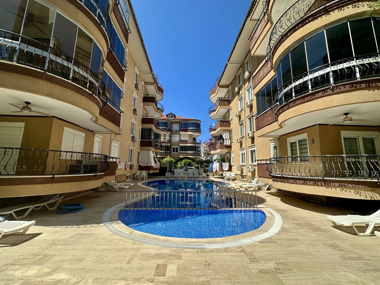 Poolanlage -2-