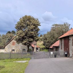 3,5 ha Resthof für Pferdehaltung zu verkaufen