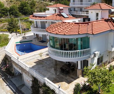 Traumhafte möblierte Villa mit Pool in Alanya-Kargicak -Panoramablick auf das Meer & die Natur-