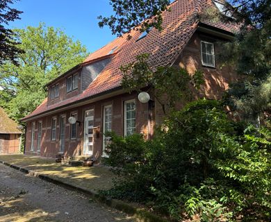 10 ha Reitanlage mit 60er und 40er Halle südlich von Hamburg zu verkaufen