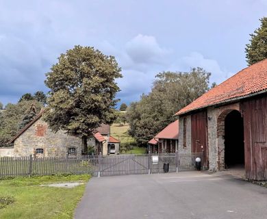 3,5 ha Resthof für Pferdehaltung zu verkaufen
