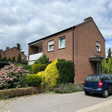 Vermietetes Einfamilienhaus mit Einl.-Wohnung in zentraler Lage