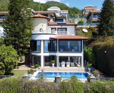 Exklusive Villa mit Privatpool und Meerblick in Alanya-Bektas