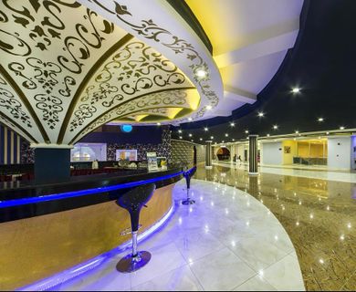 Lobby -3-