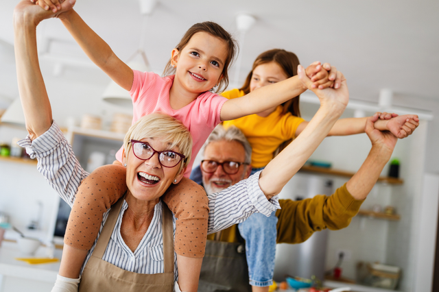 Mehrgenerationenhäuser: 6 wertvolle Vorteile & 3 Herausforderungen
