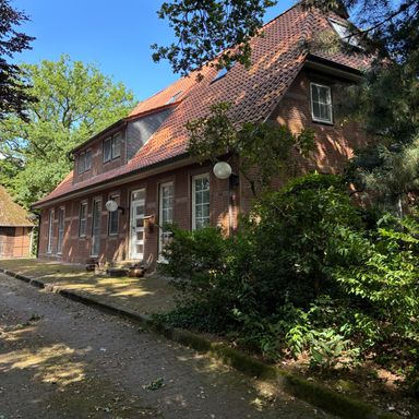 10 ha Reitanlage mit 60er und 40er Halle südlich von Hamburg zu verkaufen