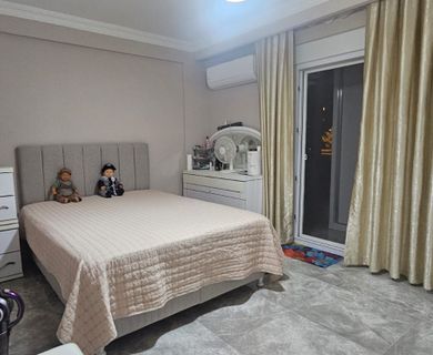 2. Schlafzimmer -1-