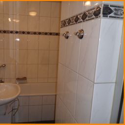 ~~Hallo Nachmieter – hier ist die Wohnung für alle, die einen eigenen  Hauseingang wollen~~