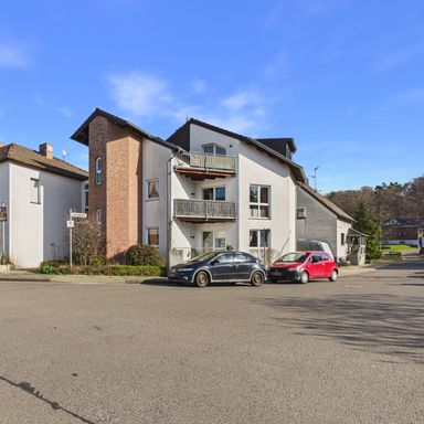 Kapitalanlage oder Eigennutzung! Vermietete Wohnung im I.OG im gepflegten 3-Parteien-Haus in Dove.