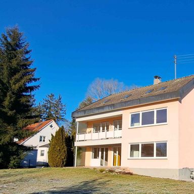 3-Familienhaus zum Aufteilen, zum Neuvermieten oder zum Eigenbezug