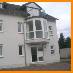 Wunderschöne 4 Z.-Wohnung in 4 Familienhaus mit Stellplatz und Dachterasse im 1. OG in Gürzenich!!