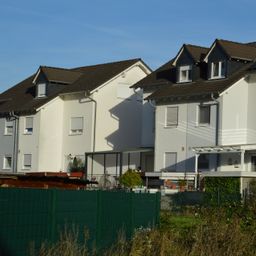 Doppelhaushälfte in Top Lage! Direkt in Erlensee, schöne Aussicht! Ideal für Familie mit Kindern.