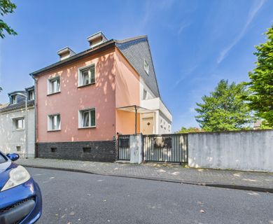 Platz satt! Geräumige Doppelhaushälfte am Stadtrand von Düren..