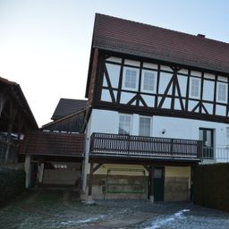 Ein schönes 2-Familienhaus in bester Lage! Ideal für Familie mit Kindern! Pferdehaltung möglich!